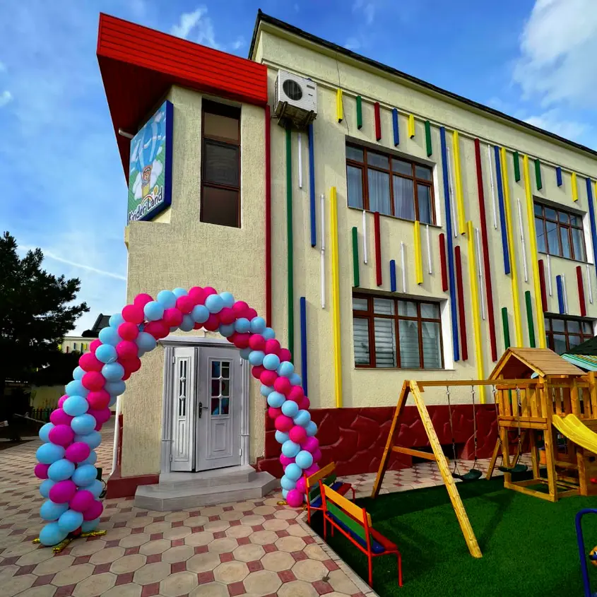 Фото 2 Наружная отделка стальной рейкой фасада детского сада